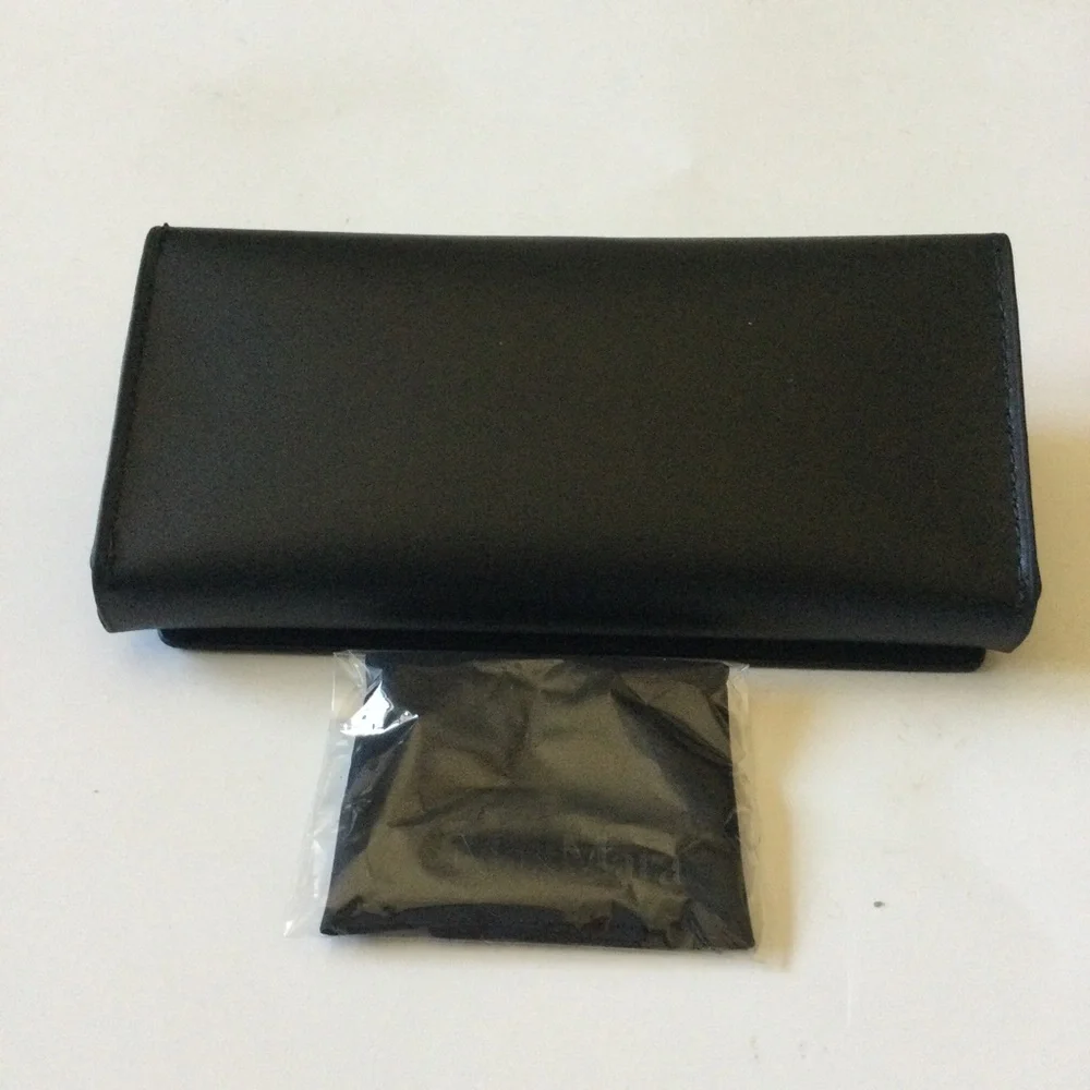 MAX MARA MaxMara BLACK LEATHER SUNGLASSES CASE WITH CLEANING CLOTH